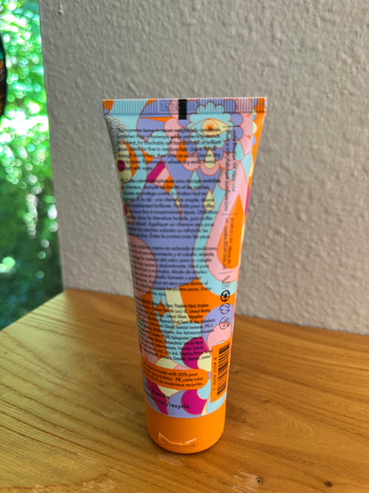 Amika Supernova Moisture & Shine Cream