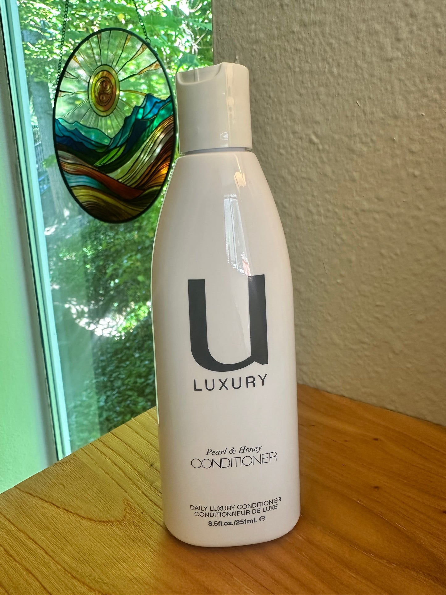 U Luxury by UNITE Pearl and Honey Conditioner