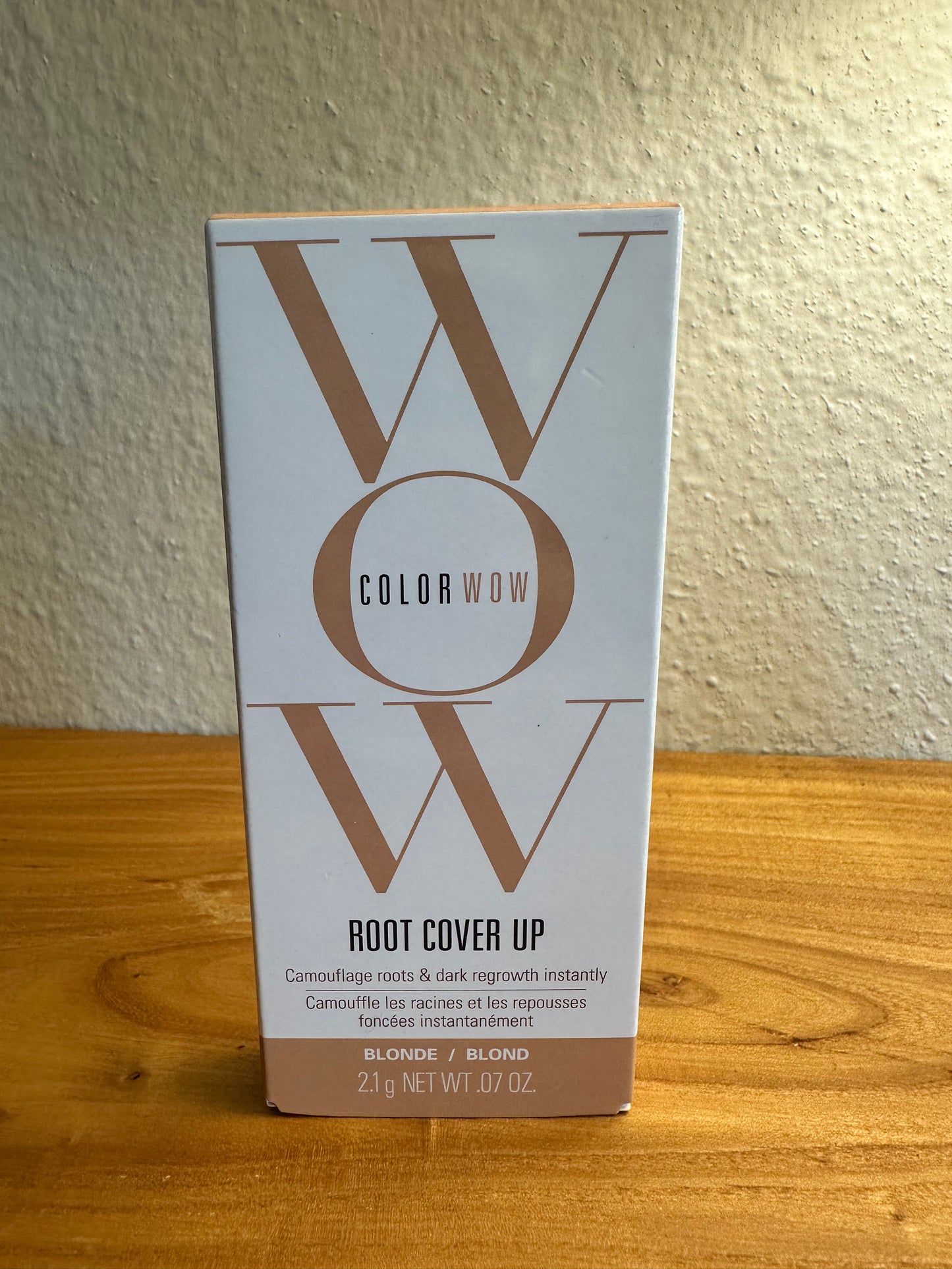 Color Wow root cover up Blonde
