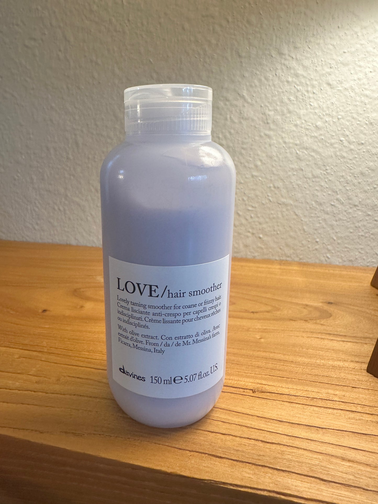 Davines ESSENTIAL HAIRCARE
LOVE Hair Smoother
Smoothing anti-frizz hair cream