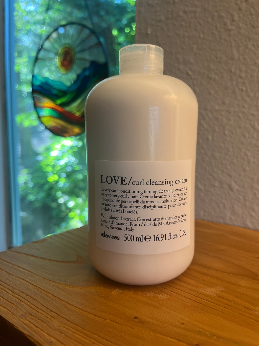 Davines LOVE CURL Co-wash
Curl-enhancing co-wash for curly hair