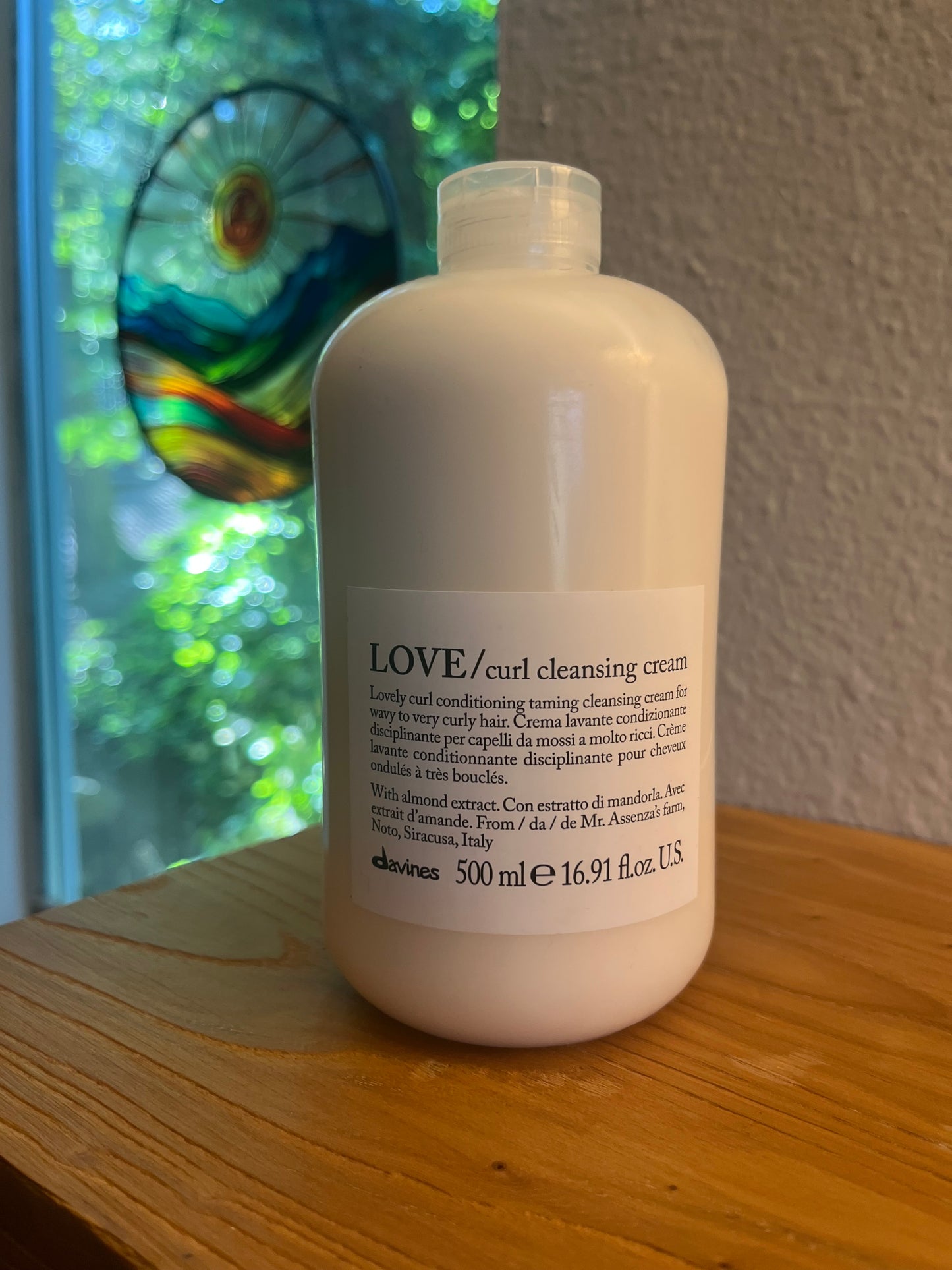 Davines LOVE CURL Co-wash
Curl-enhancing co-wash for curly hair