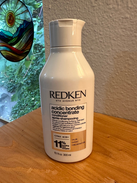 Redken ACIDIC BONDING CONCENTRATE CONDITIONER