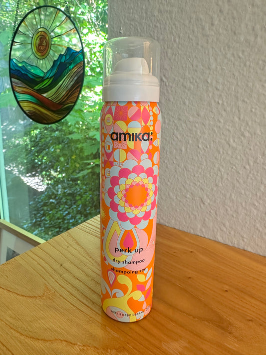Amika perk up
dry shampoo