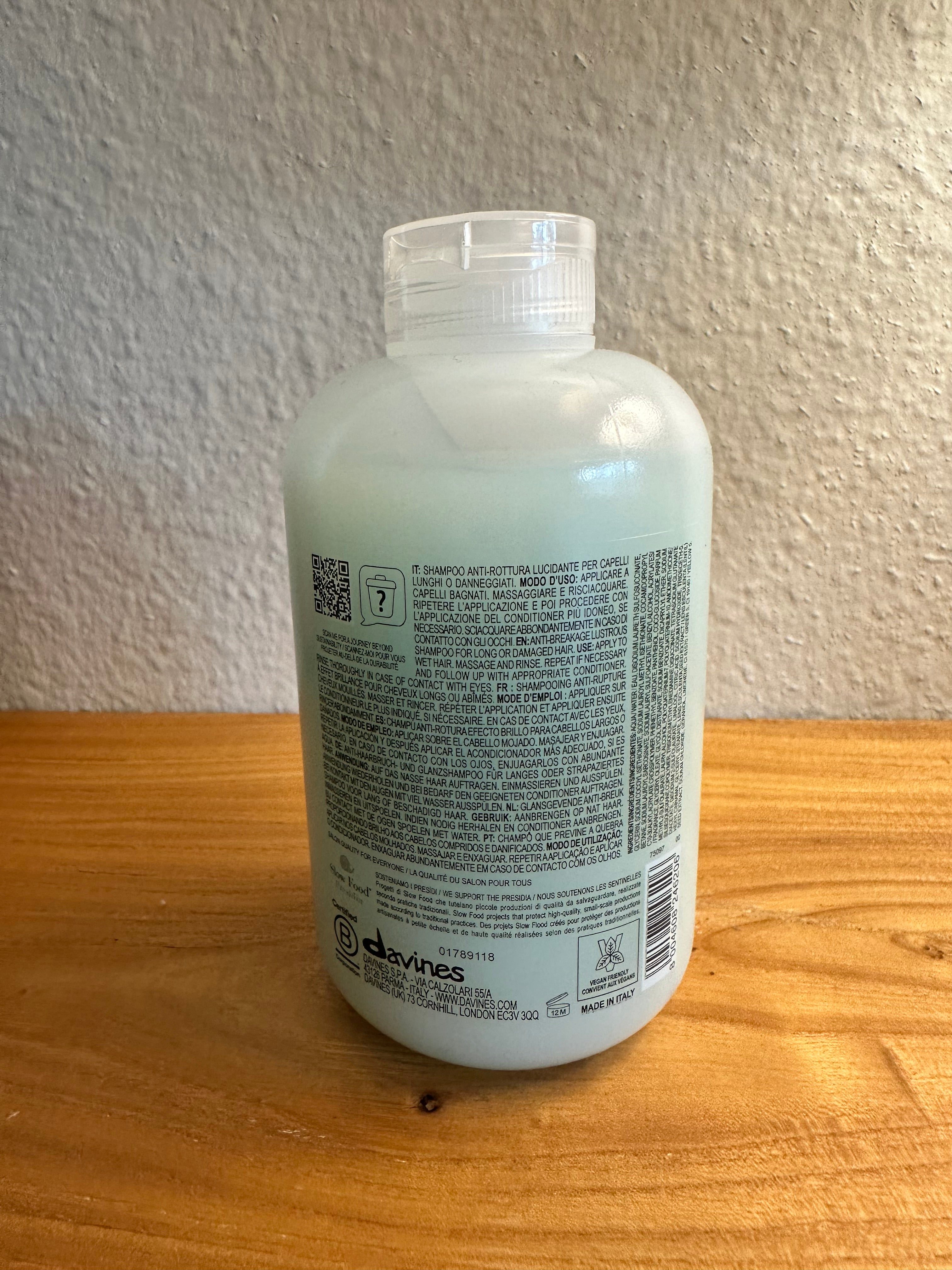 Davines ESSENTIAL HAIRCARE
MELU Shampoo
Anti-breakage shampoo
