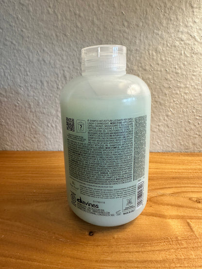 Davines ESSENTIAL HAIRCARE
MELU Shampoo
Anti-breakage shampoo