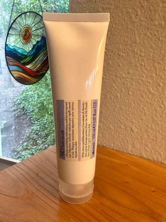 Davines SU Hair Mask
Restorative mask for damaged hair