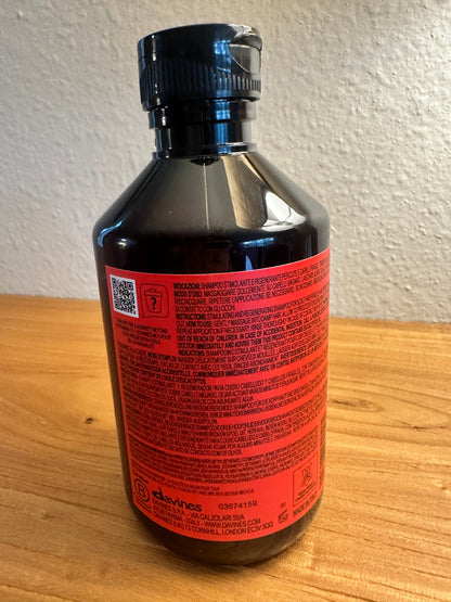 Davines NATURALTECH
ENERGIZING Shampoo
Balancing shampoo