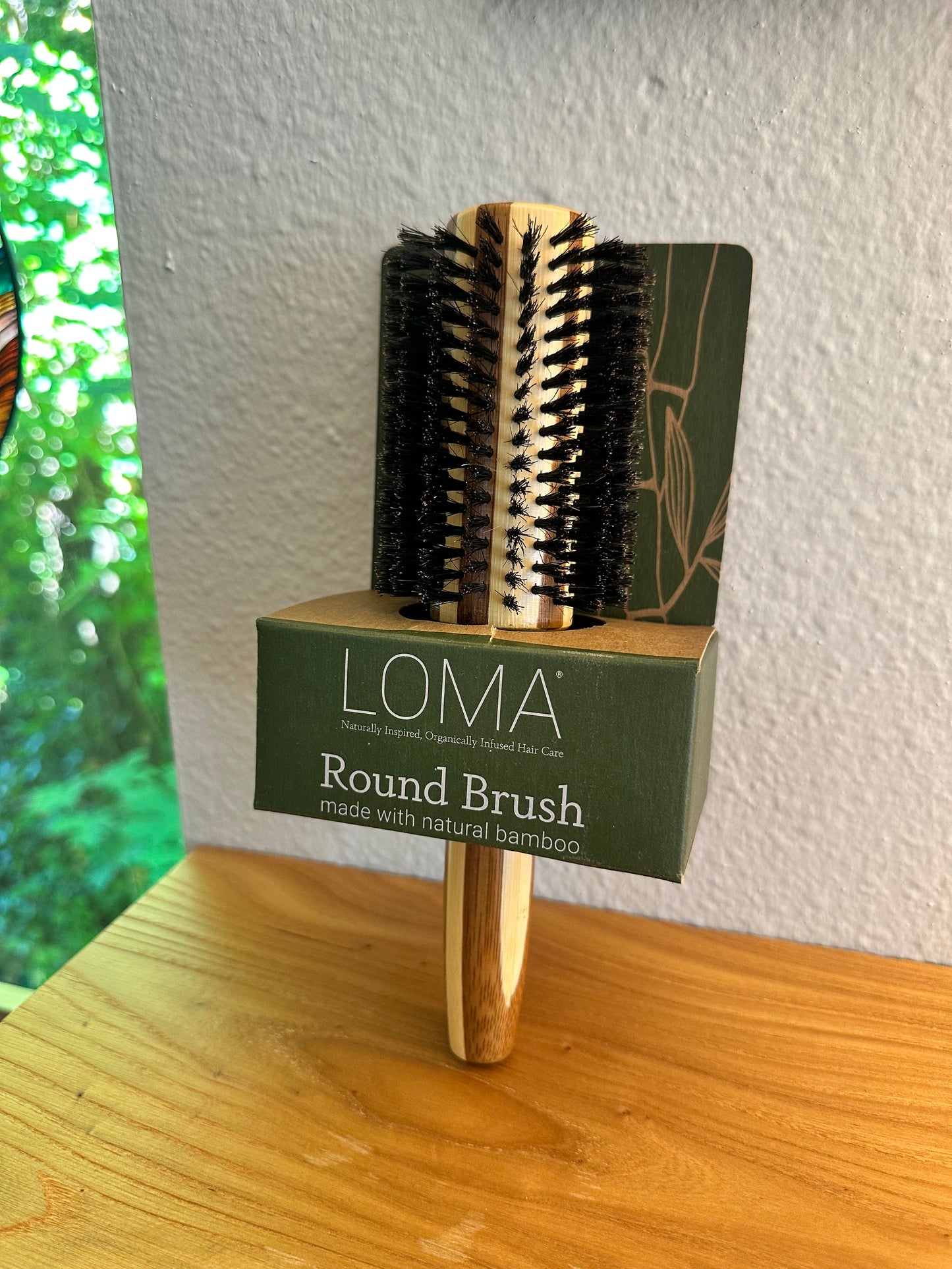 Loma Round Brush