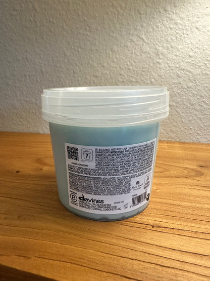 Davines ESSENTIAL HAIRCARE
MELU Conditioner
Anti-breakage Conditioner