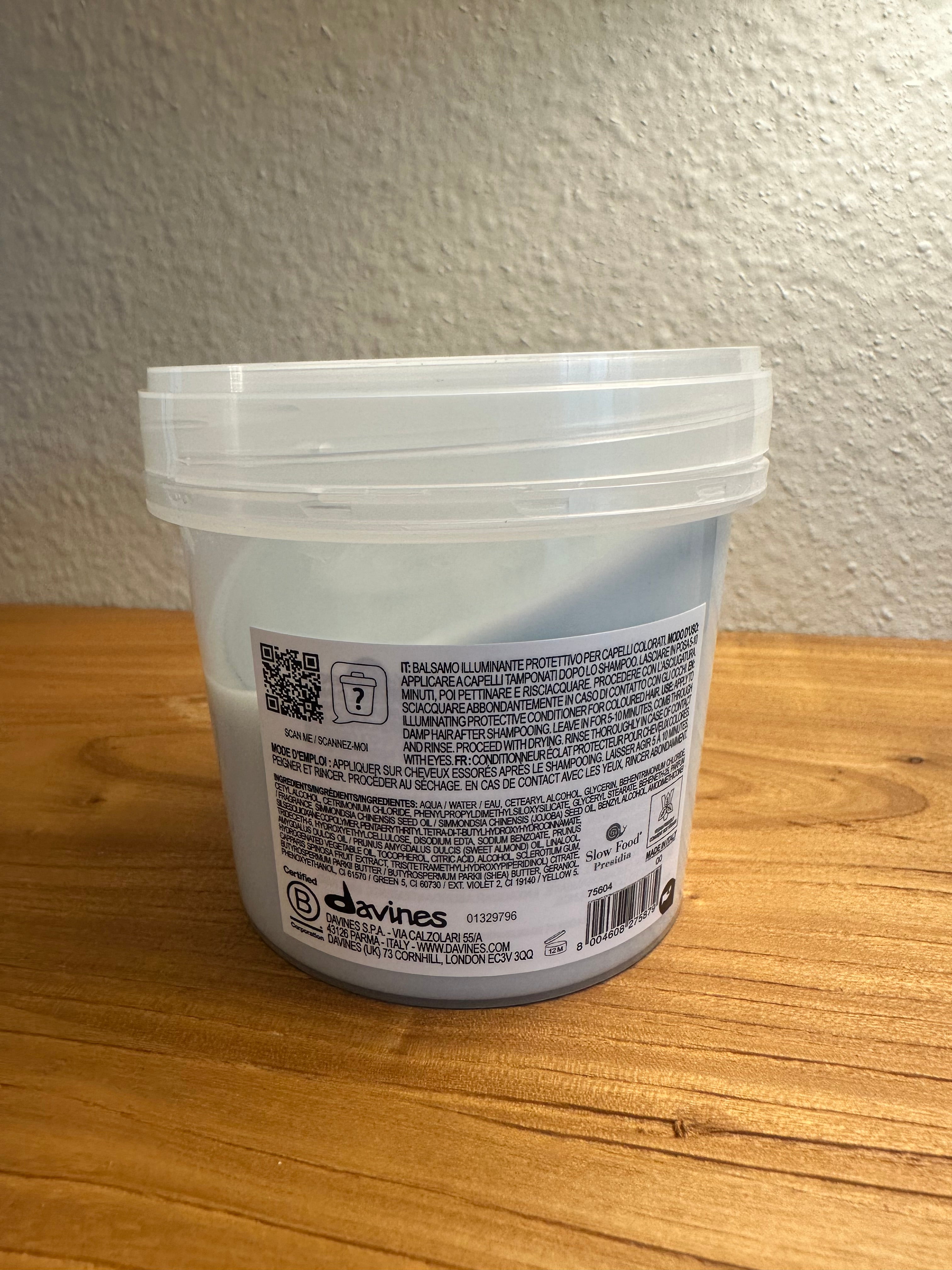 Davines ESSENTIAL HAIRCARE
MINU Conditioner
Protective Conditioner for Colored Hair