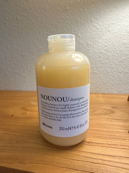 Davines ESSENTIAL HAIRCARE
NOUNOU Shampoo
Nourishing Shampoo for highly processed or brittle hair