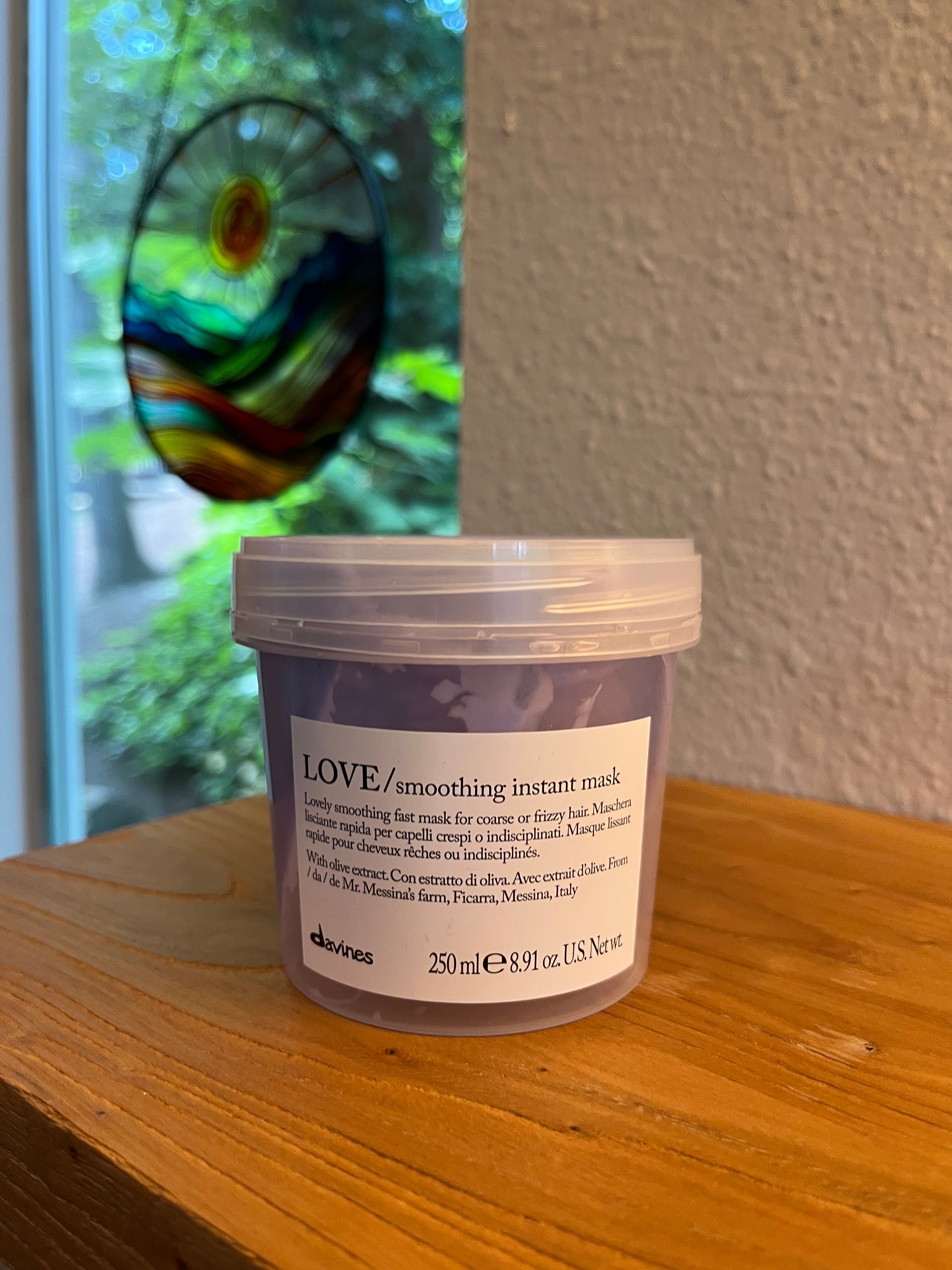 Davines LOVE SMOOTHING Instant Mask
Smoothing fast-acting hair mask for coarse or frizzy hair
