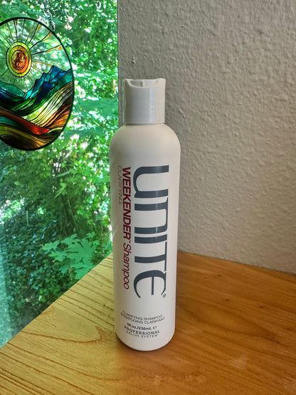 Unite Weekender Clarifying Shampoo