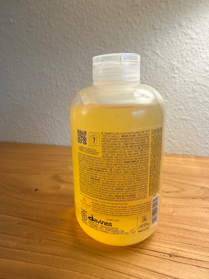 Davines ESSENTIAL HAIRCARE
DEDE Shampoo
Delicate Daily Shampoo