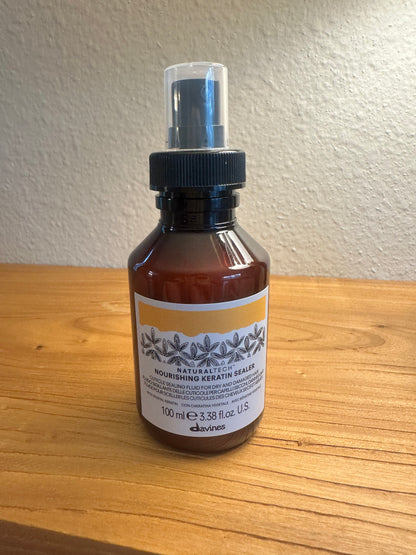 Davines NATURALTECH
NOURISHING Keratin Sealer
Protective and strengthening leave-in fluid