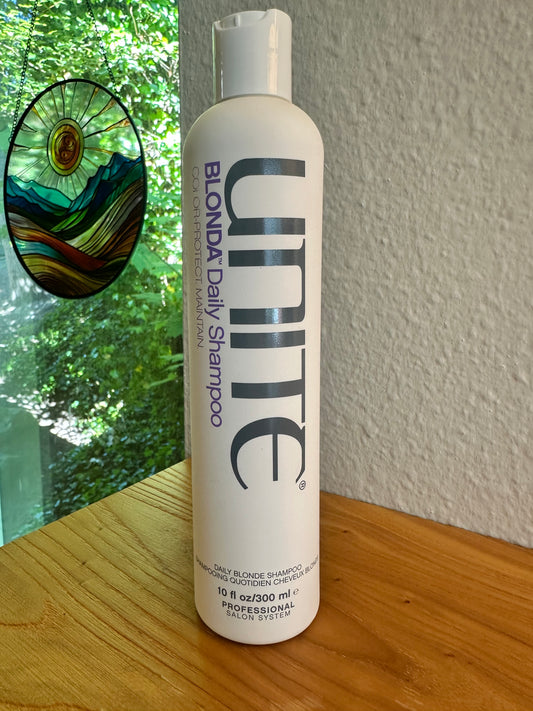 UNITE BLONDA Daily Shampoo